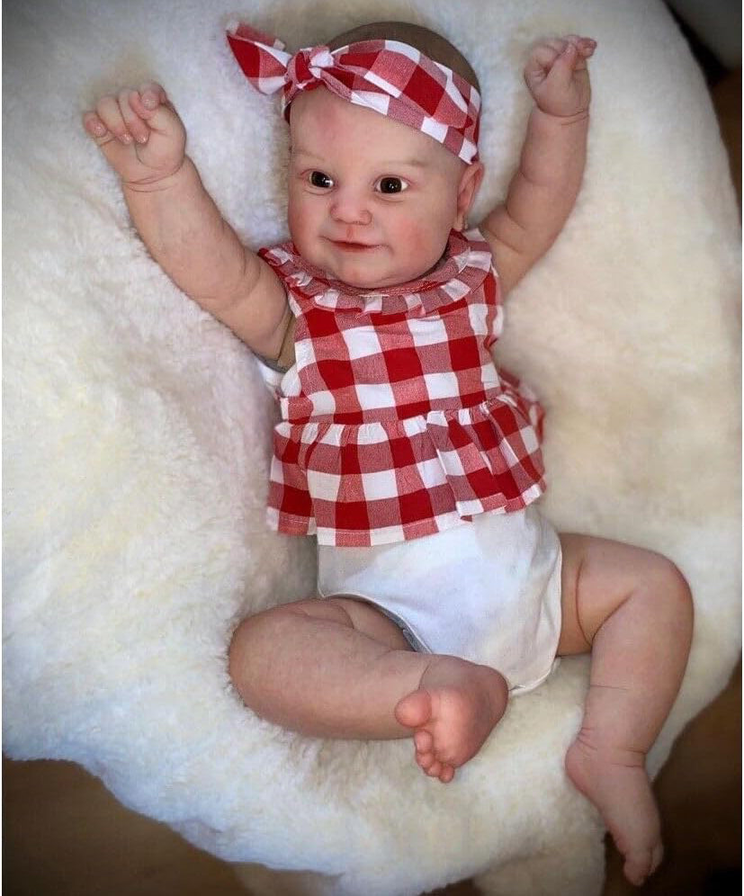 60 cm Reborn Puppe mit weichem Körper offenen Augen und rot-karierter Kleidung-Maddie