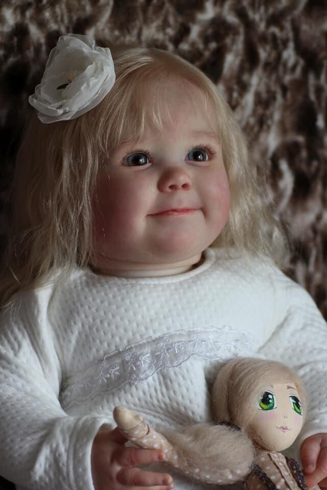 Leila 60 cm offene Augen blondes Haar Reborn Puppe - June Awake