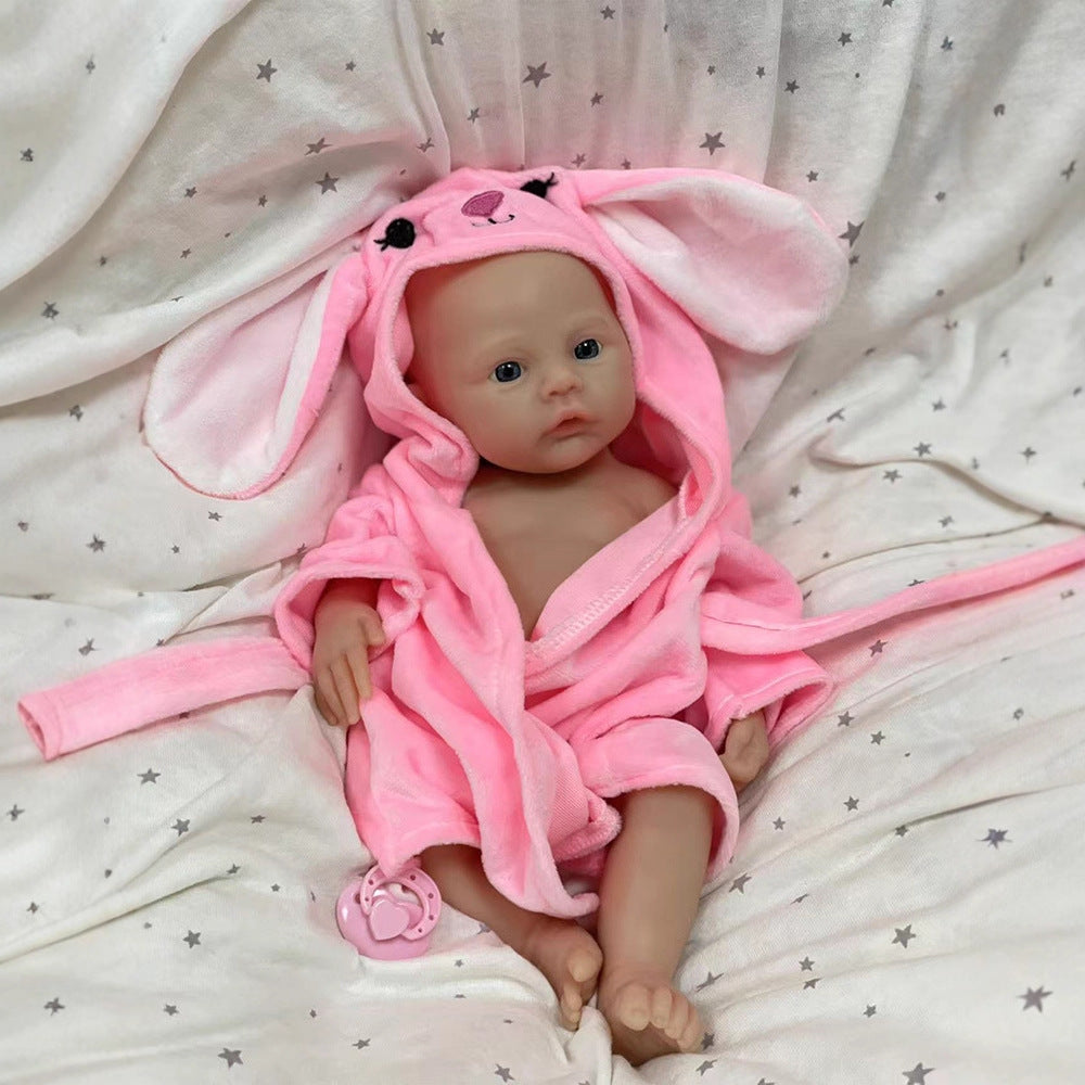 30cm weiches Silikon-Reborn-Baby-Mädchen mit blauen Augen im rosa Bademantel - Meadow