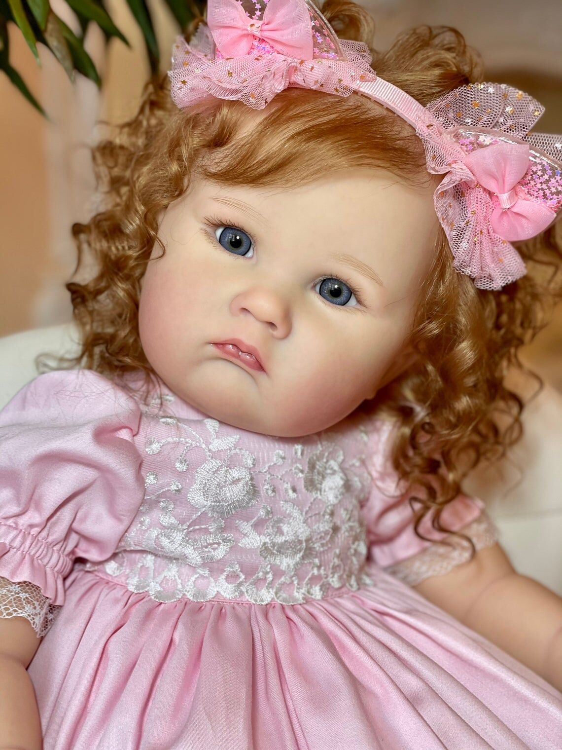 60 cm Zone Reborn Puppe mit offenen Augen und braunen Haaren - Charlotte