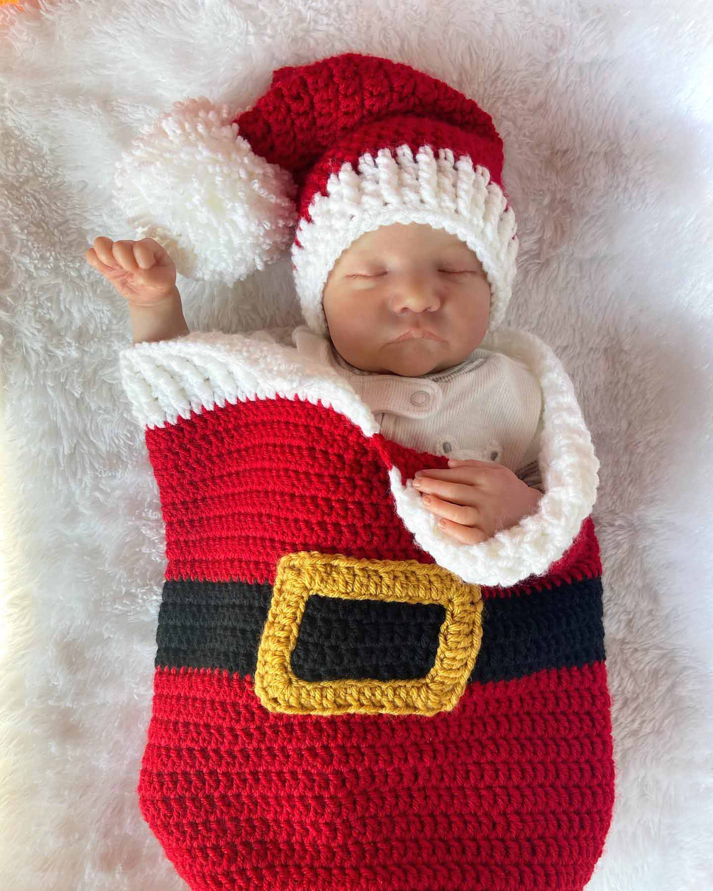18 Zoll Reborn Puppen mit geschlossenen Augen und Weihnachtsschlafsack-Levi