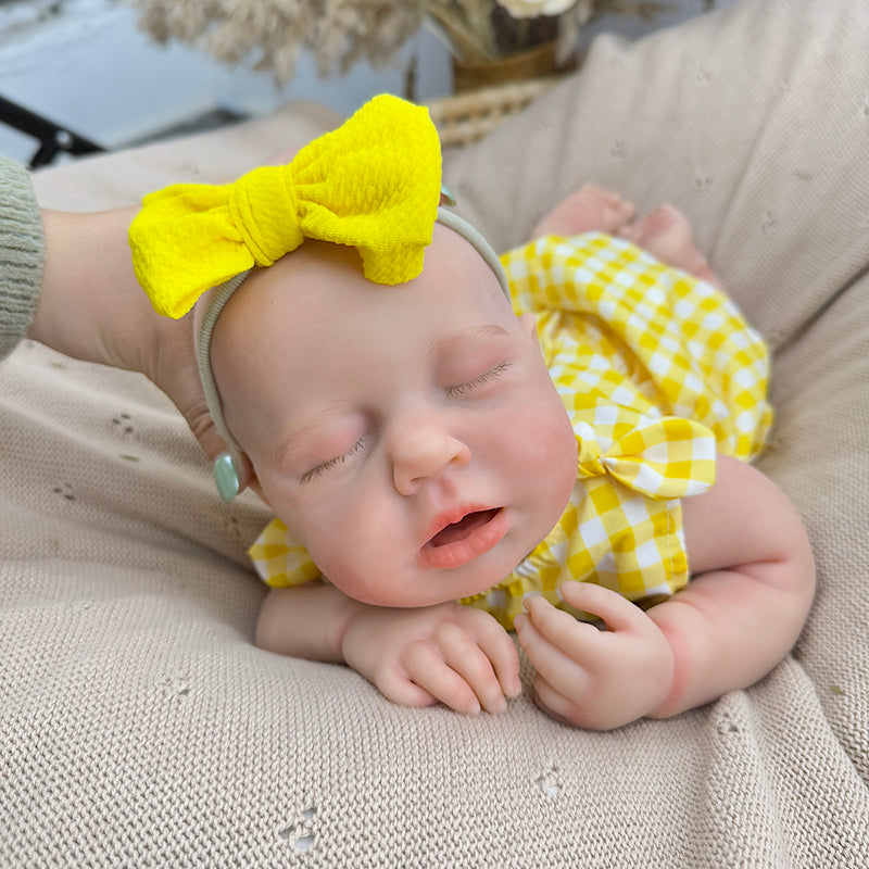 45 cm dehnbares Loulou Reborn Baby Mädchen aus Vollsilikon im gelben Karokleid
