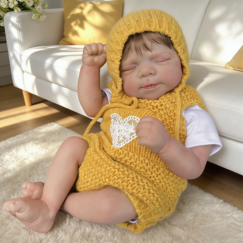 48 cm realistische Pascale Reborn Babypuppe mit geschlossenen Augen im gelben Pullover