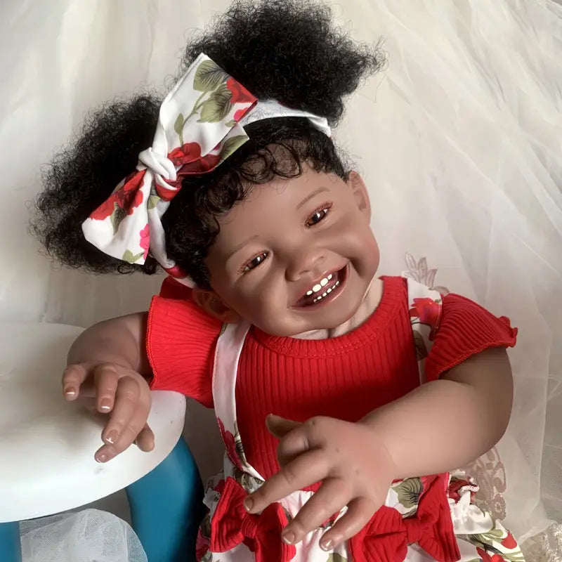 60cm Afroamerikaner-Reborn-Puppe Mila mit weichem Körper und Lächeln