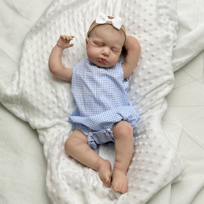 20 Zoll Loulou Reborn-Baby-Dame mit 3D-Haut geschlossenen Augen und blauem Karostrampler