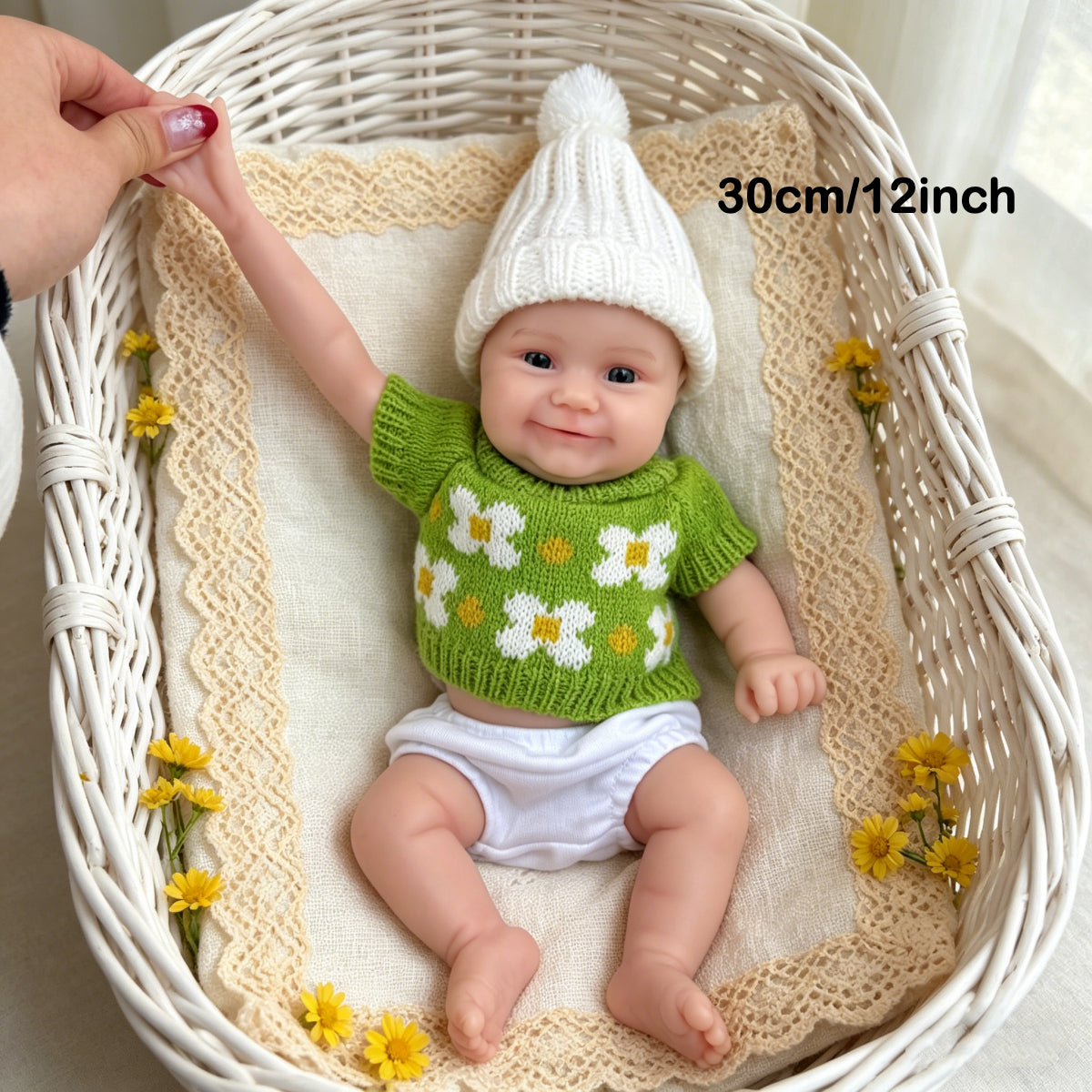 30 cm vollständig aus Silikon gefertigte Reborn Babypuppe Maddie lächeln in grünen Outfits