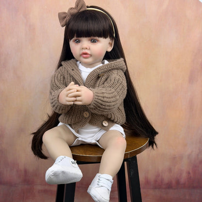 55 cm langes langhaariges Reborn Baby Mädchen im braunen Pullover – Betty