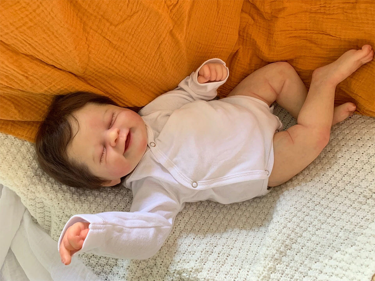 Freda 19 Zoll Reborn Puppe mit geschlossenen Augen und kurzen Haaren - Alisha