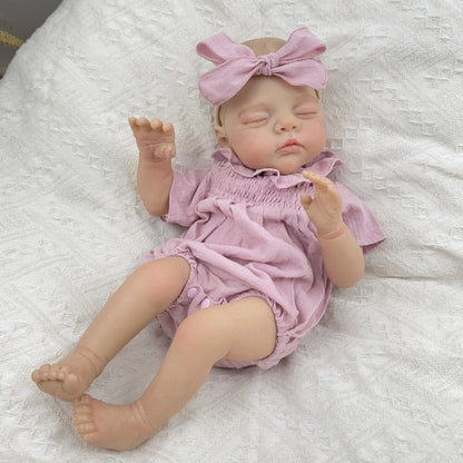 19 Zoll 3D-bemalte Reborn-Puppe Irys mit geschlossenen Augen in lila Kleidung