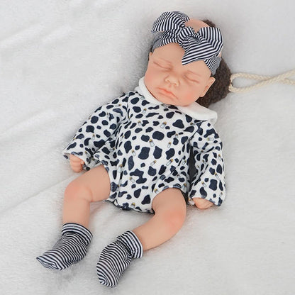 30 cm lebensechte Silikon Reborn Puppe Loulou mit geschlossenen Augen in schwarz-weißer Kleidung