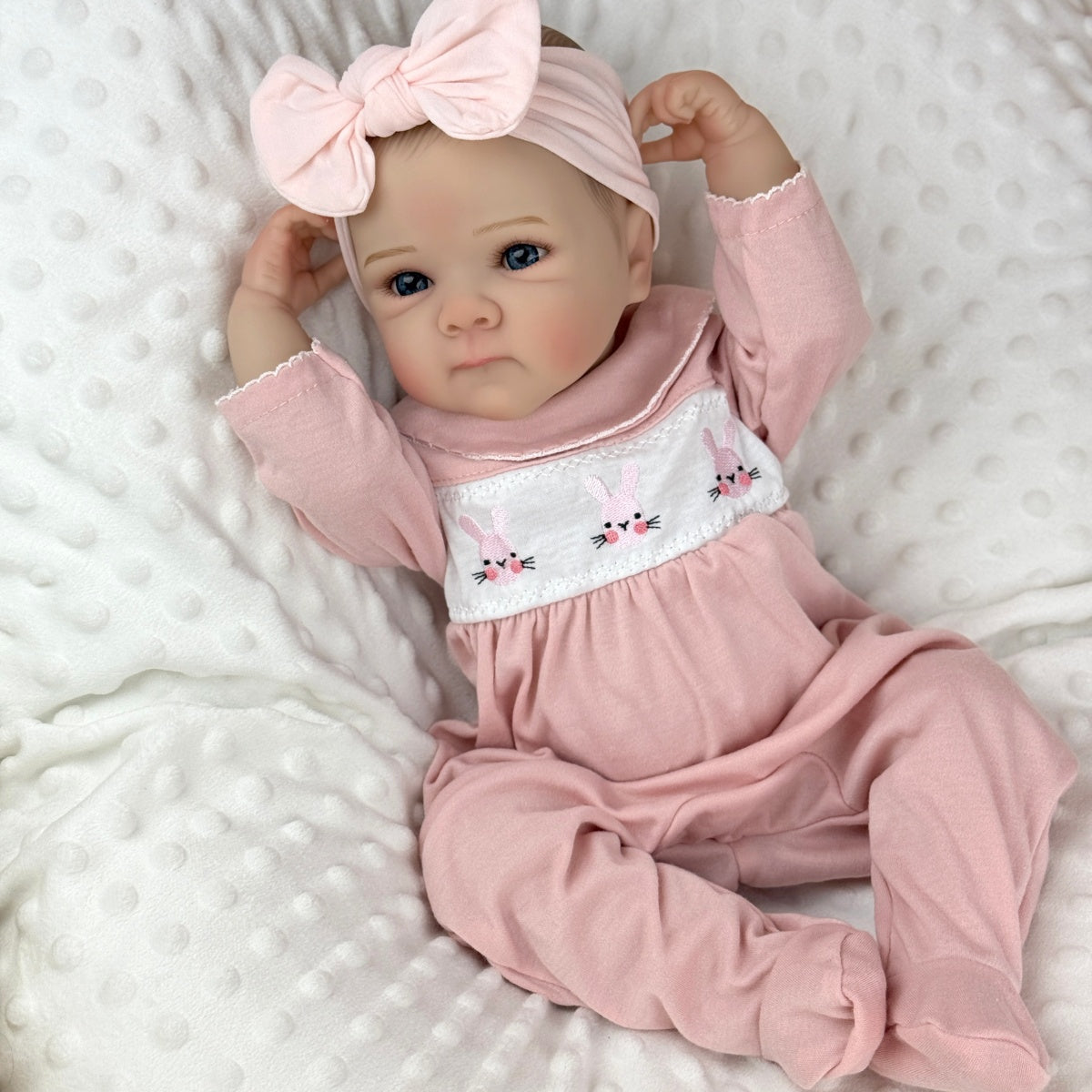 48 cm lebensechte blaue Augen Vinylkörper Bettie Reborn-Baby-Mädchen im rosa Body