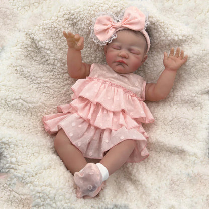 19 Zoll lebensechte Reborn Puppe mit geschlossenen Augen August im rosa Kleid