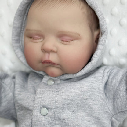 20 Zoll 3D-Reborn-Puppe mit weichem Körper geschlossenen Augen und grauer Kleidung – Peaches