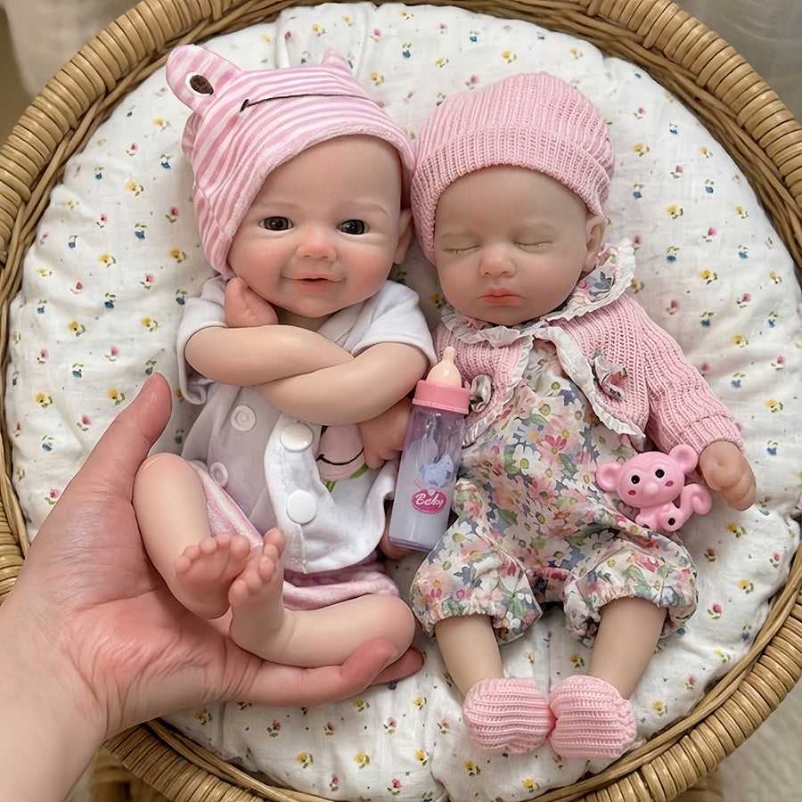 30 cm Reborn Puppe aus Vollsilikon Zwillingsschwestern – Loulou und Vivienne