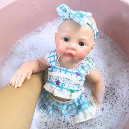 30 cm Silikon Reborn Baby Mädchen mit Wiesenmuster im blauen Blumenkleid