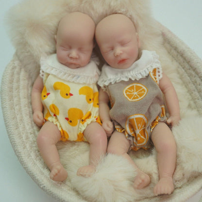 6 Zoll geschlossene Augen Vollsilikon Mini Reborn Puppe Zwillinge