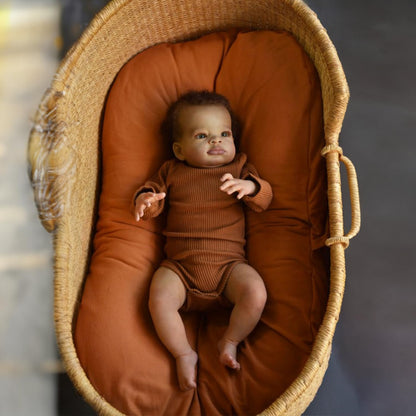 20 Zoll offene Augen dunkle Haut lockiges Haar Reborn Puppe in brauner Kleidung-Lanny