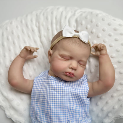 20 Zoll Loulou Reborn-Baby-Dame mit 3D-Haut geschlossenen Augen und blauem Karostrampler