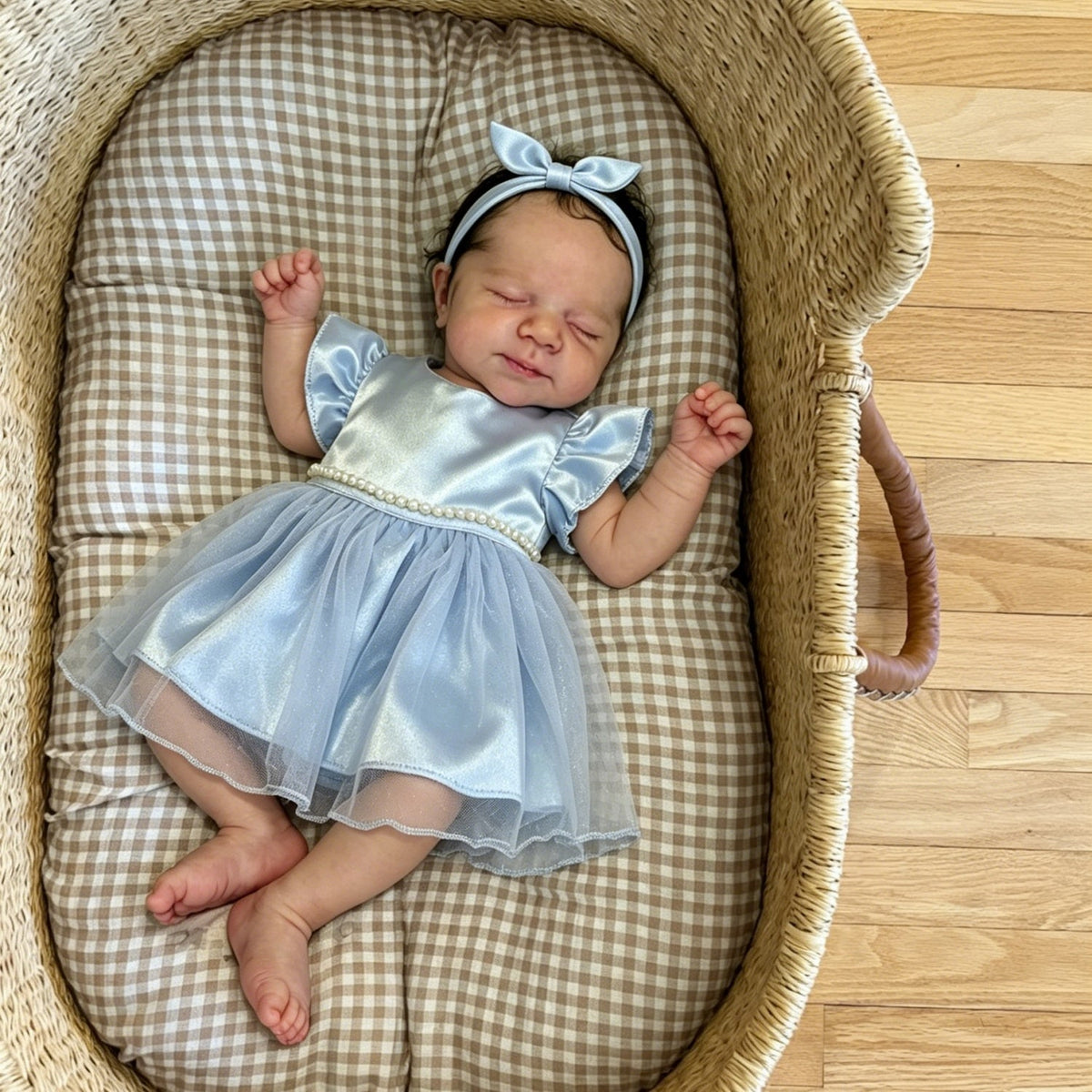 48 cm süßes schlafendes Reborn Baby Pascale im blauen Kleid
