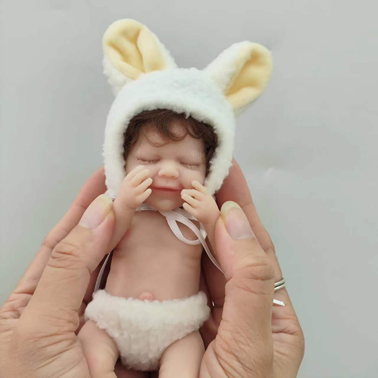 6 Zoll 15cm Lächeln wiedergeborene Mini-Puppe April