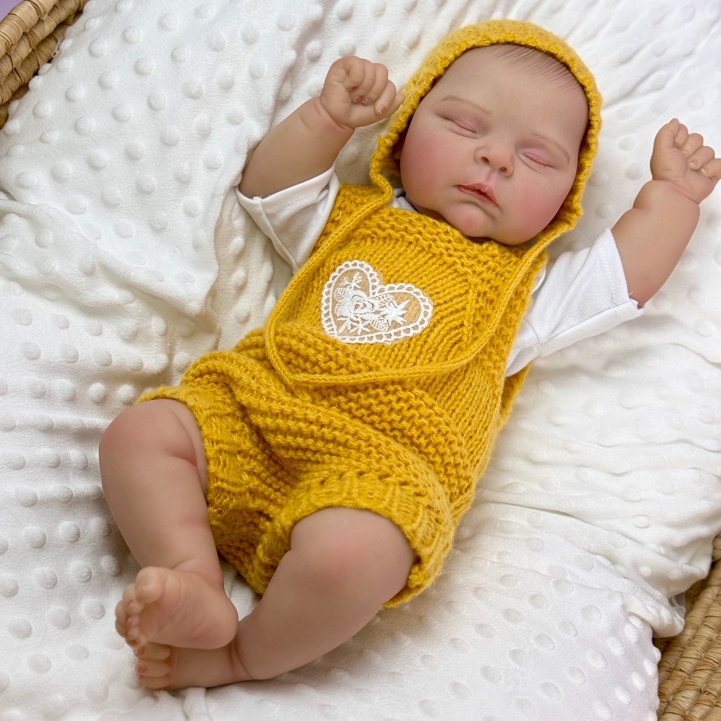20 Zoll 3D-Haut weicher Körper schlafende Reborn Puppe im gelben Pullover - Peaches