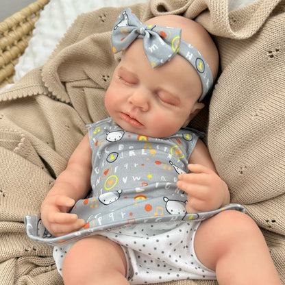 45 cm dehnbare Loulou Reborn Puppe aus Vollsilikon schlafend in grauen Outfits mit Buchstabenmuster