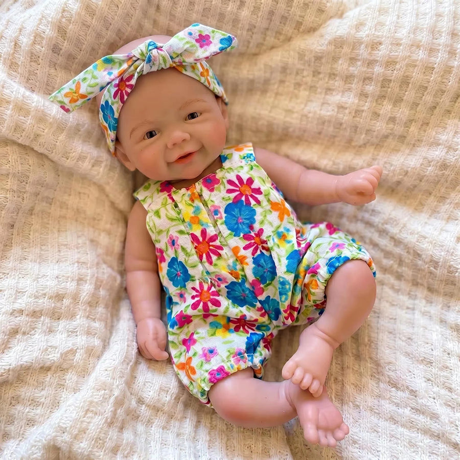 20cm Mini Reborn Baby Vivienne (Mädchen) aus Vollsilikon im geblümten Jumpsuit