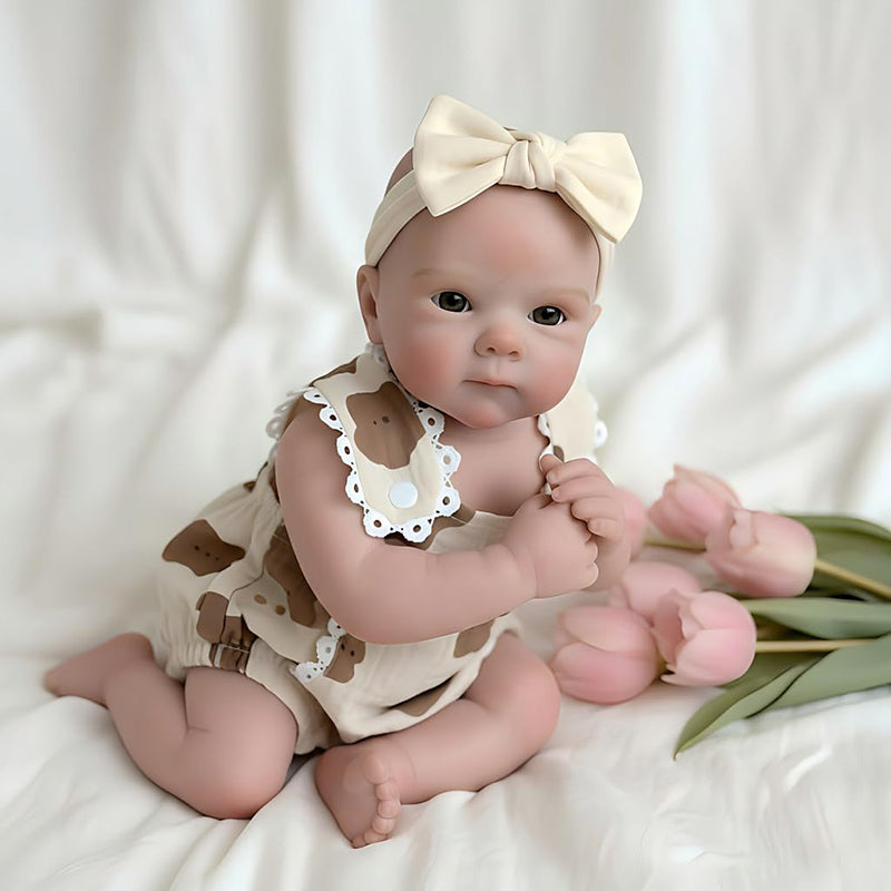 45 cm Bettie Reborn Puppe aus Vollsilikon Mädchen im Kleiner Bär Outfit