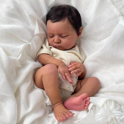 20 Zoll lebensechte Reborn-Puppe mit geschlossenen Augen und dunkler Haut - Laura