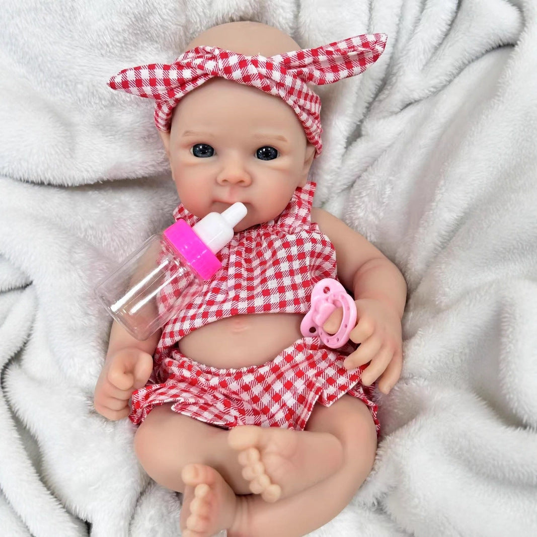 30cm weiche Silikon-Reborn-Puppe mit blauen Augen und rot-karierter Kleidung - Bettie