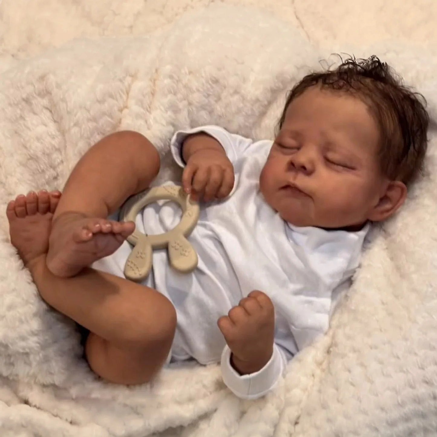 48cm Reborn Puppe mit geschlossenen Augen dunkler Haut und kurzem Haar – Eric