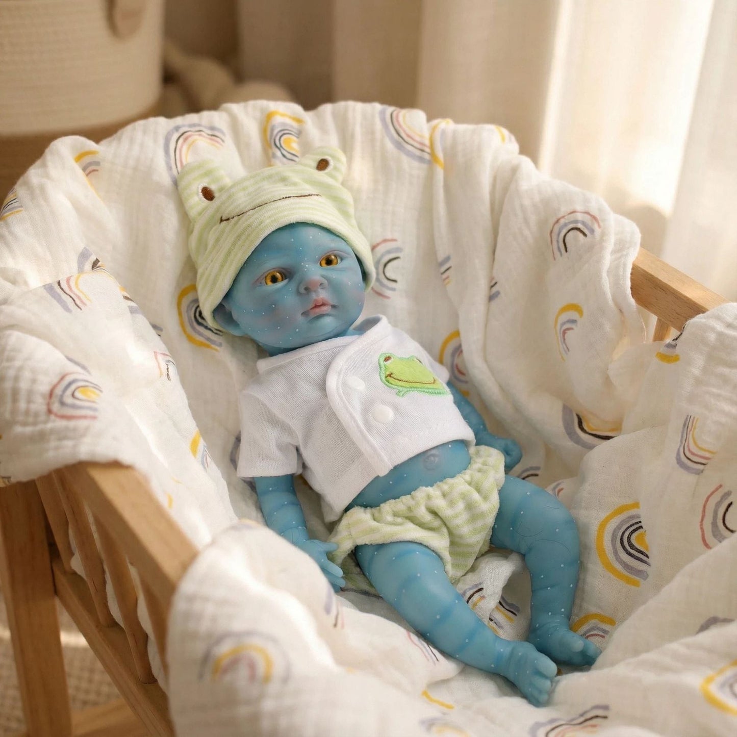 30cm Avatar Baby aus Vollsilikon in grünem Frosch-Outfit
