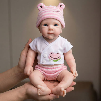 30 cm Bettie Reborn-Babypuppe aus Vollsilikon in rosa Kleidung