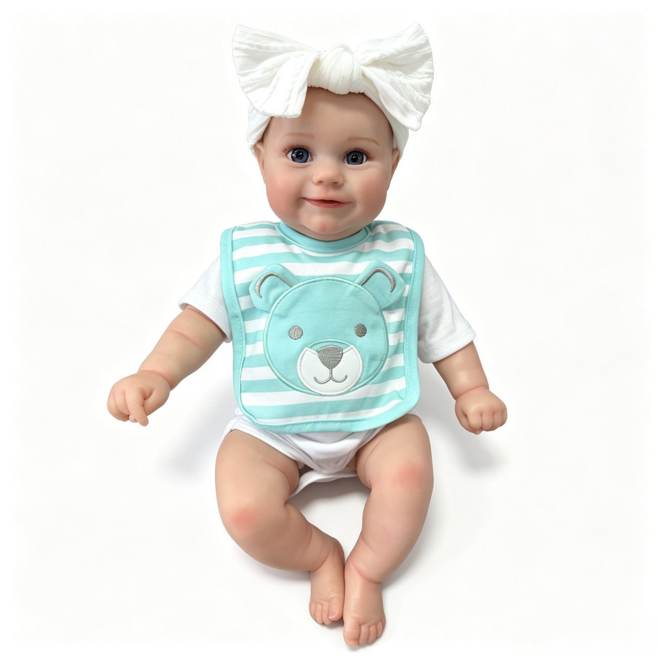 50cm Maddie Reborn Babypuppe mit offenen Augen und blau-gestreiftem Lätzchen