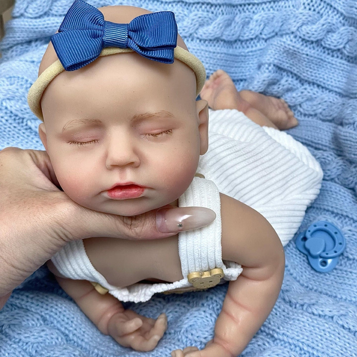 30cm lebensechte Silikon Reborn Babypuppe Mädchen mit geschlossenen Augen- Loulou