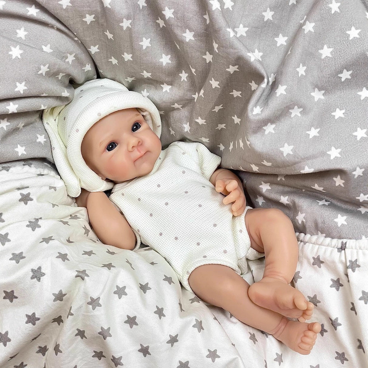 30cm weiche Silikon-Reborn-Puppe mit blauen Augen - Bettie