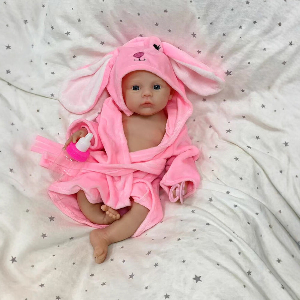 30cm weiches Silikon-Reborn-Baby-Mädchen mit blauen Augen im rosa Bademantel - Meadow