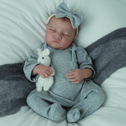 18 Zoll lebensechte Levi Reborn Puppe mit geschlossenen Augen und Stirnband