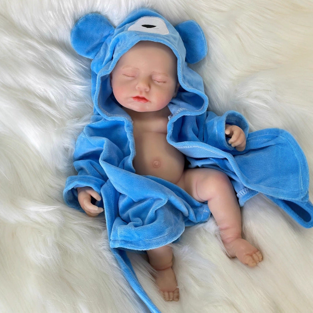 30cm lebensechte Loulou-Reborn-Puppe aus Vollsilikon schlafend und im blauen Bademantel
