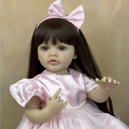 55 cm lebensecht wirkendes Betty-Reborn Babymädchen mit langen Haaren im rosa Kleid