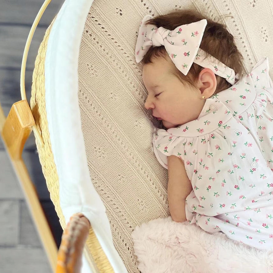 20 Zoll Grace Reborn Puppe mit geschlossenen Augen und Stirnband - Laura