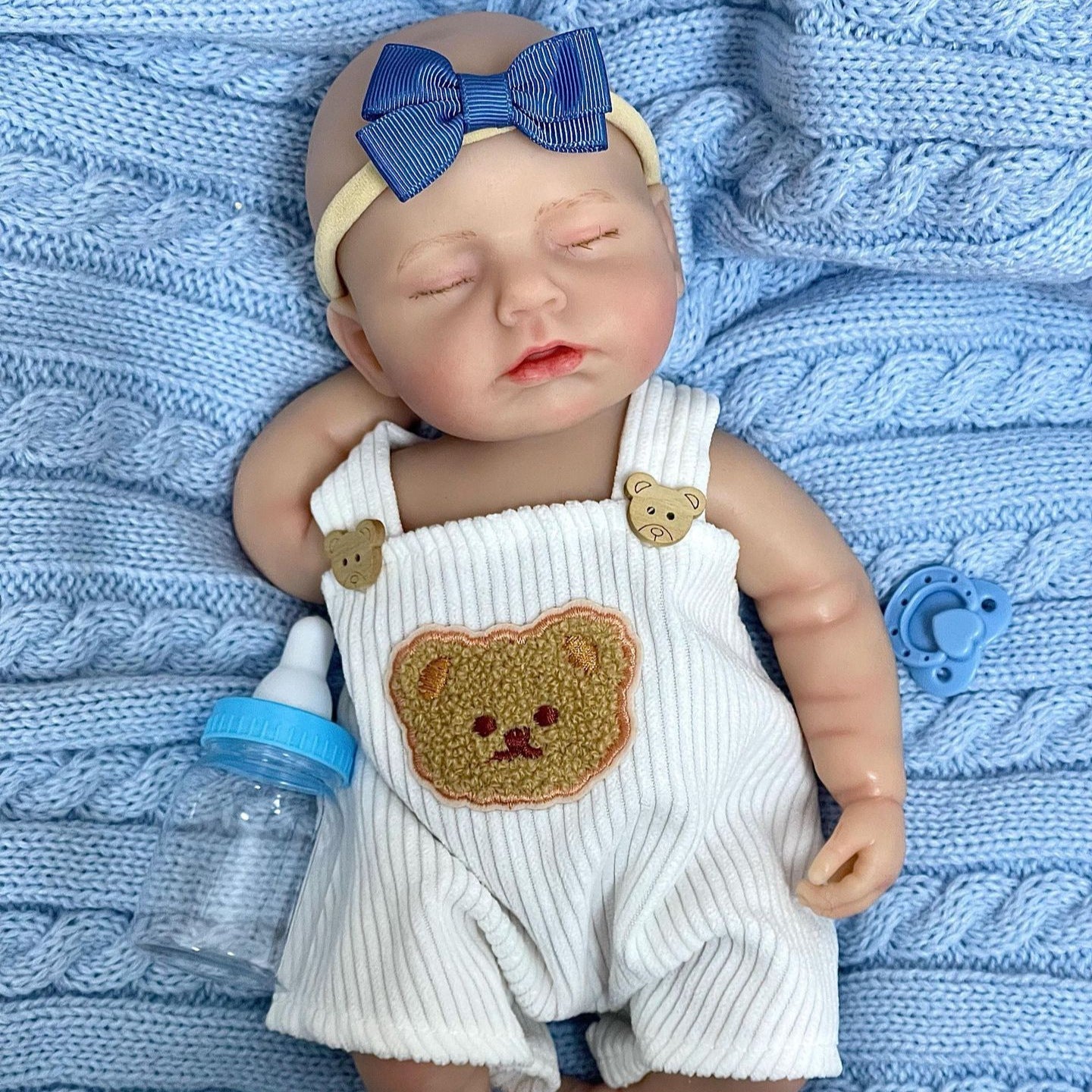 30cm lebensechte Silikon Reborn Babypuppe Mädchen mit geschlossenen Augen- Loulou