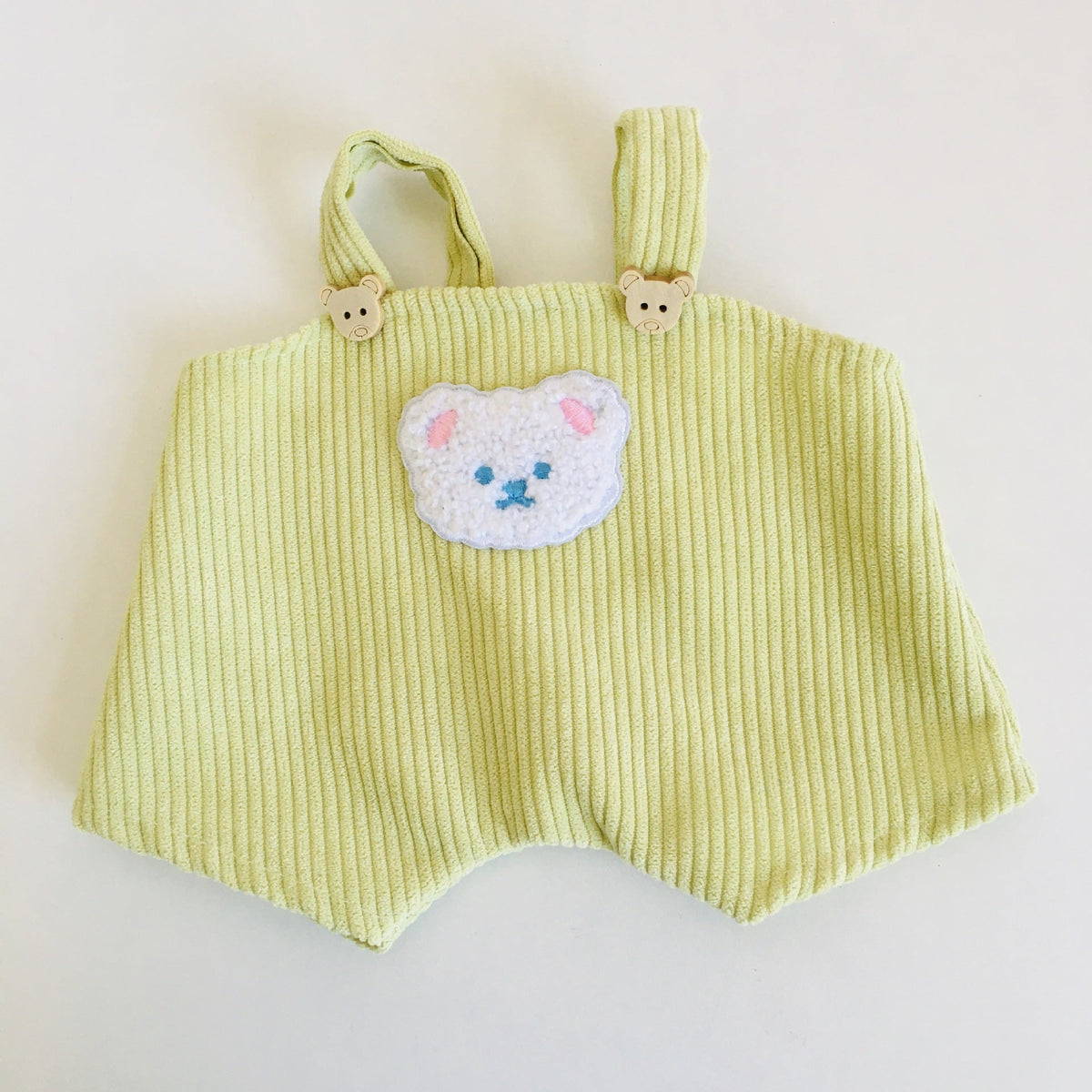 Latzhose mit Bärenknöpfen für 30 cm Puppen