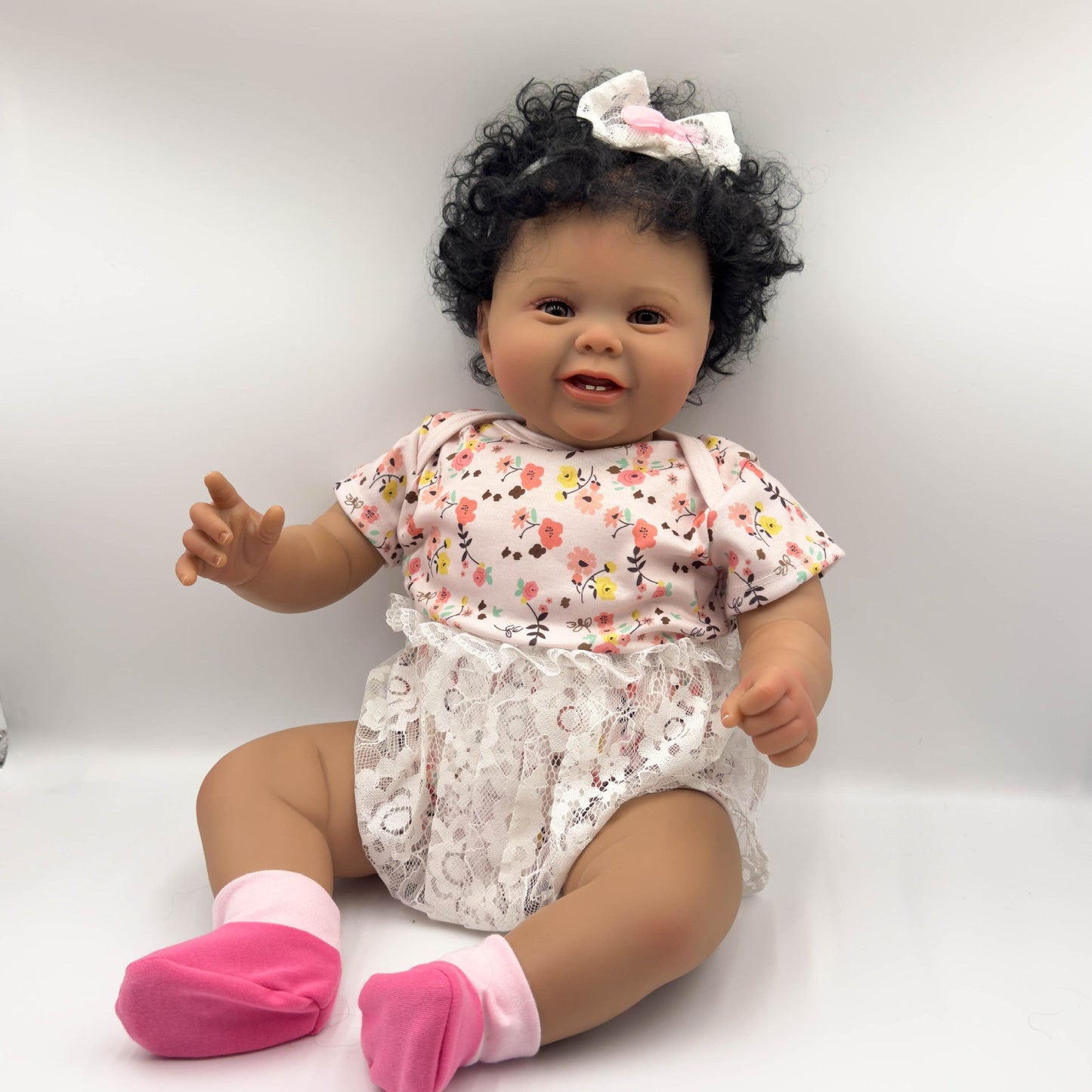 Bonnie 24 Zoll/60 cm Reborn Puppe mit offenen Augen und dunkler Haut - Kodi
