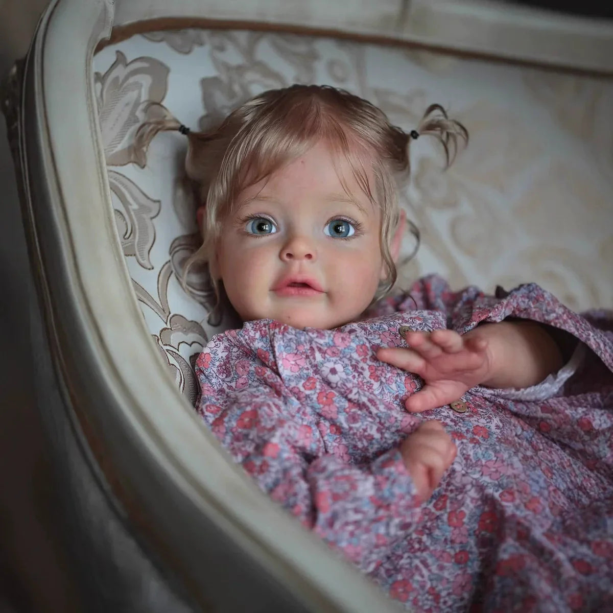 60 cm offene Augen blondes Haar Suesue Reborn-Puppe in lila Blumenkleidung