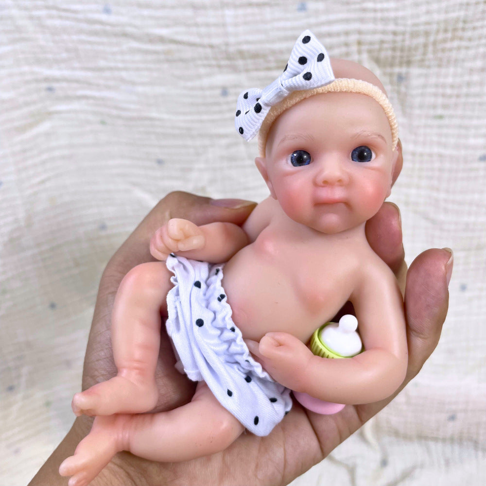 15 cm Mini-Reborn-Puppe Mädchen Bettie aus Vollsilikon mit blauen Augen
