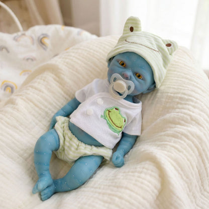 30cm Avatar Baby aus Vollsilikon in grünem Frosch-Outfit