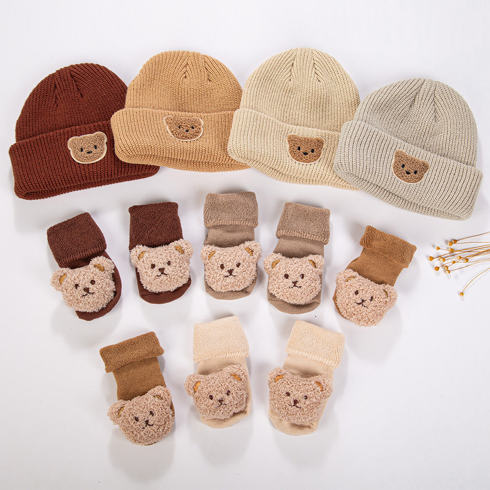 Bären-Strickmütze und Socken 2-teiliges Set für Puppen von 43-60 cm