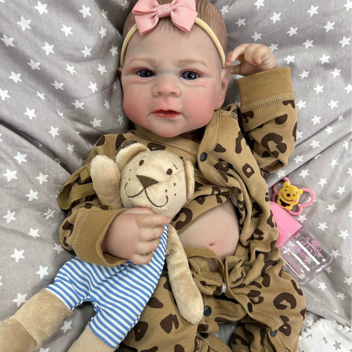 50 cm offene Augen Reborn Baby Mädchen in Leopardenkleidung - Elijah