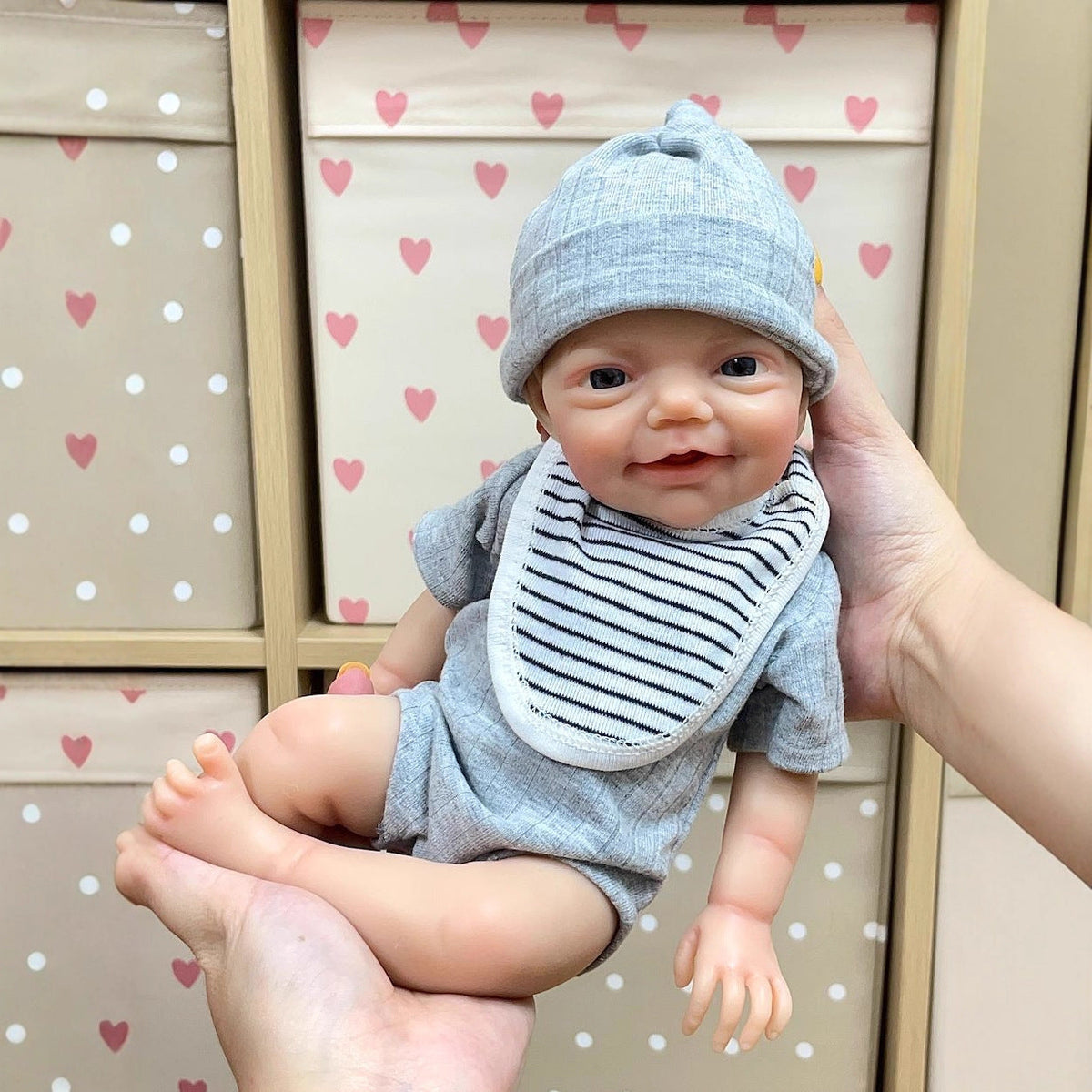 30cm lebensechte Silikon-Reborn-Puppe mit lächelndem Lächeln - Charlie